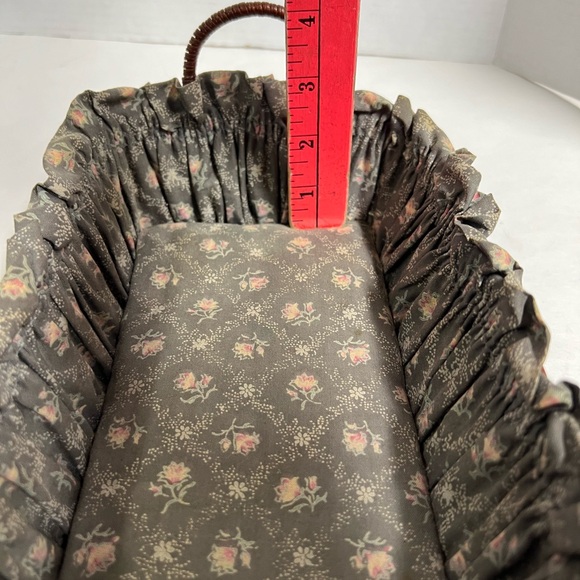 Country House Basket Lined Gray Floral - Picture 10 of 12